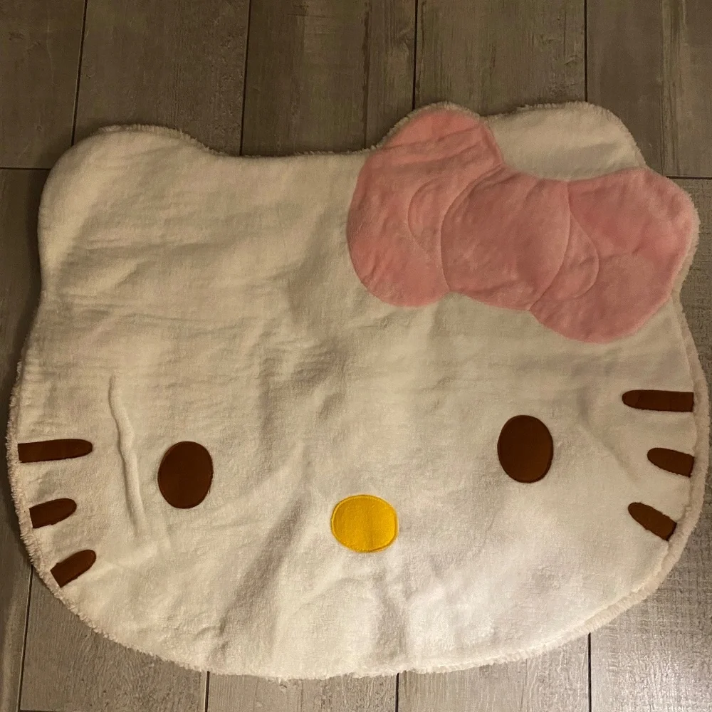 BATH RUG - Picture 1 of 1